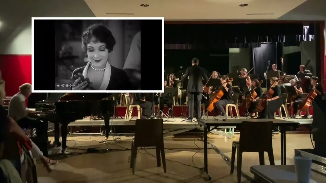 Ciné-concert : piano et orchestre devant un film muet projeté